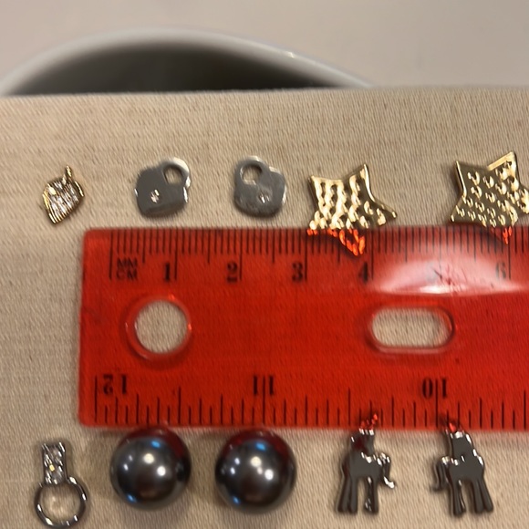 Beautiful studs 18k gold plated and rhodium different sizes - Picture 14 of 16